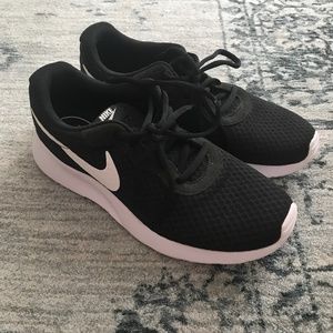Nike black and white sneakers